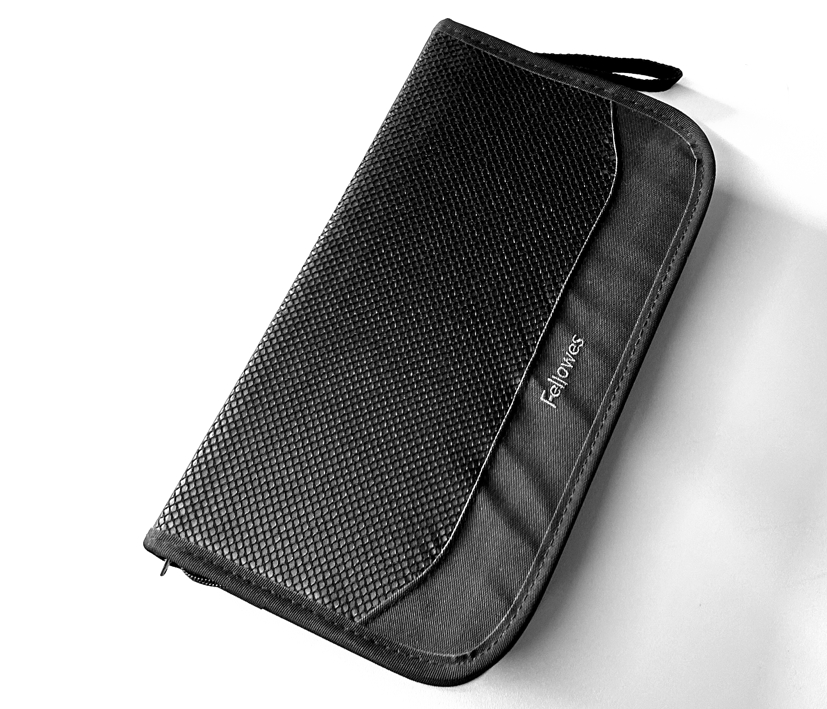 CD-Case CD-Tasche für bis zu 64CDs mit Reissverschluss CD-Case CD-Tasche für bis zu 64CDs mit Reissverschluss