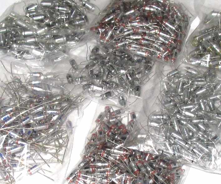 Styroflex_Polystyrol_Kondensatoren_Sortiment Polystyrol Styroflex Kondensator Sortiment 1730-Stück 10pF - 4700pF
