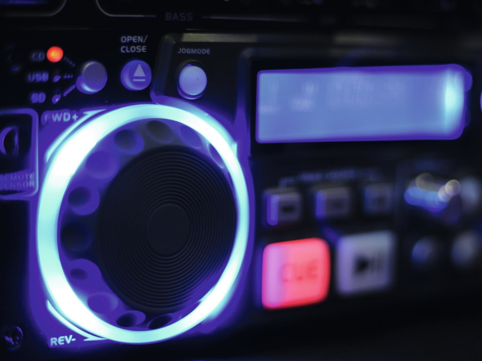 88-810-02840_19zoll_CD_Player_B04