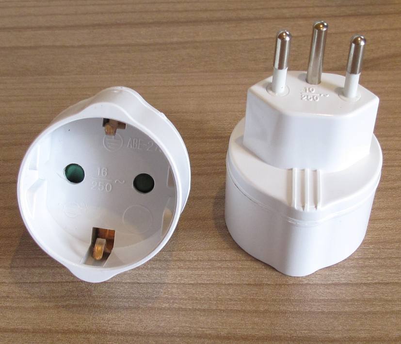 Adapter_Schweiz_41-679-00046 Reiseadapter Schweiz auf 3pol Schutzkontakt Steckdose