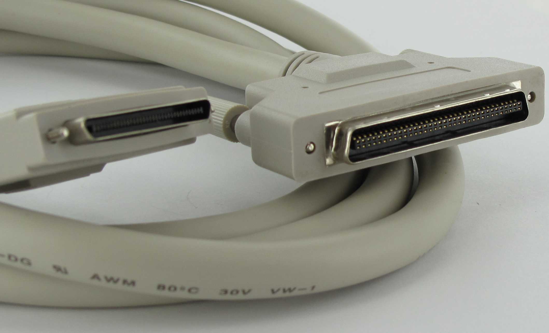53-682-00162_SCSI-3_Kabel_VHD